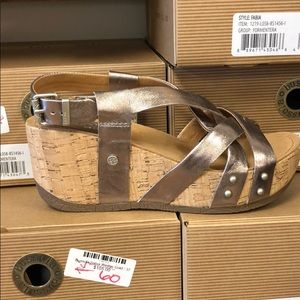 Bussola White Gold Wedge